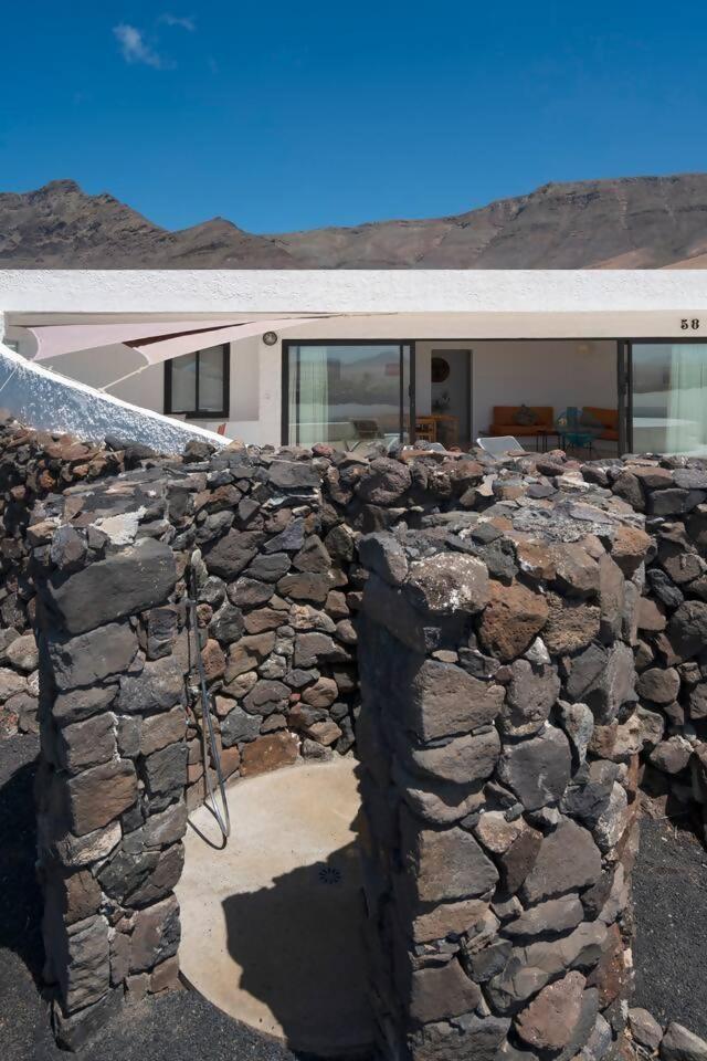 Lanzarote Famara Beach Bungalow Exterior photo